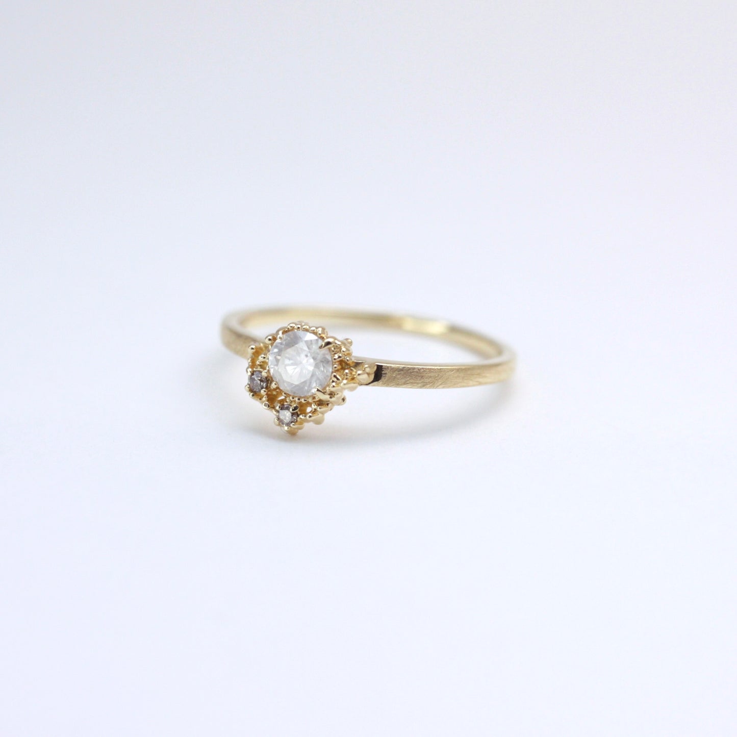 1753 Silky White Diamond K18