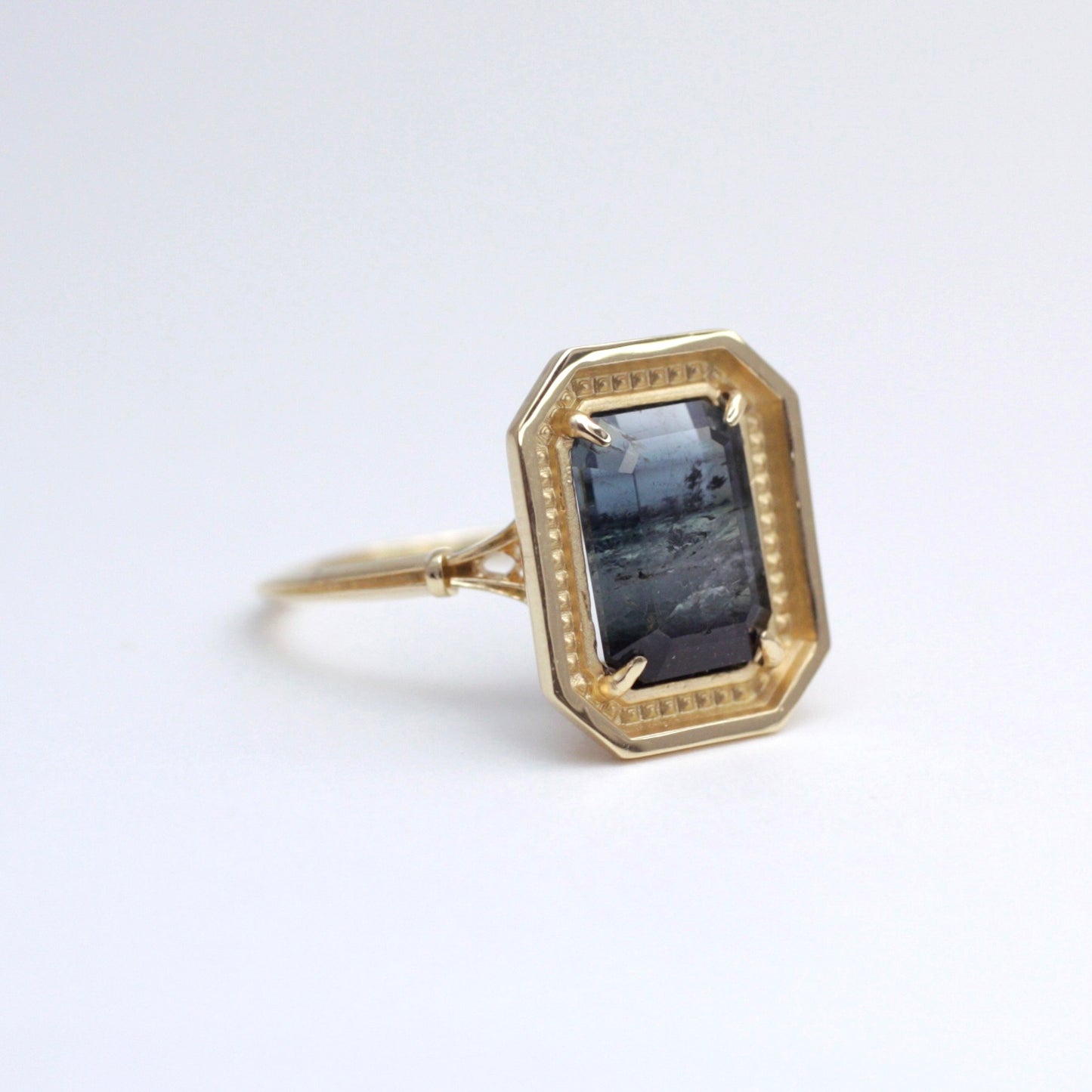 2119 Tricolor Blue Tourmaline K18