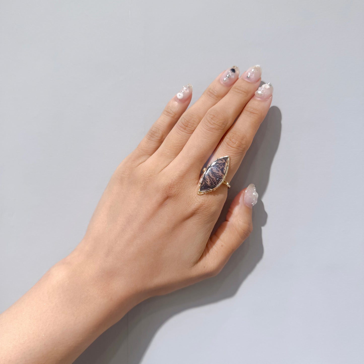 2116 Dendritic Agate