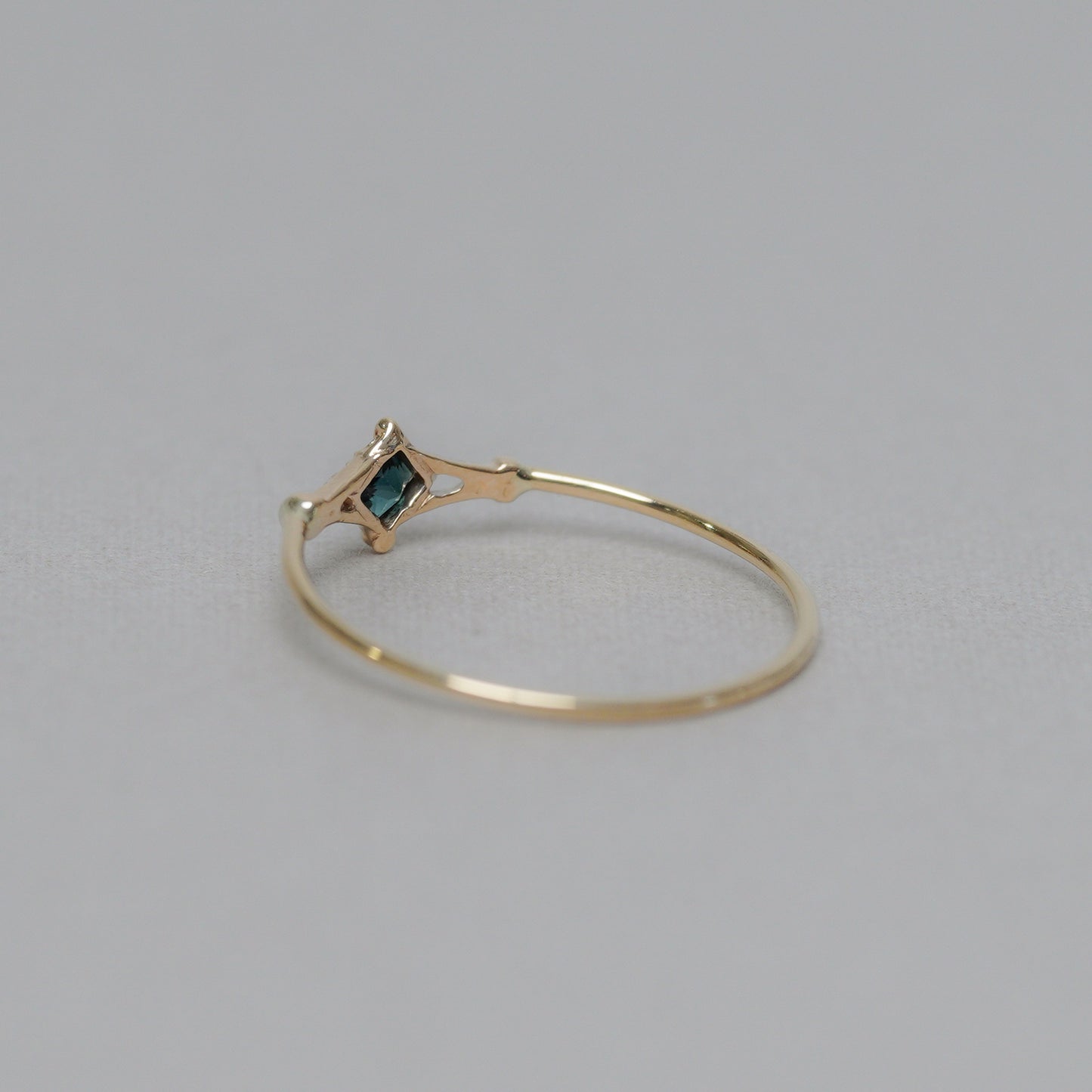 043 Mint blue Tourmaline “THIN LINE”
