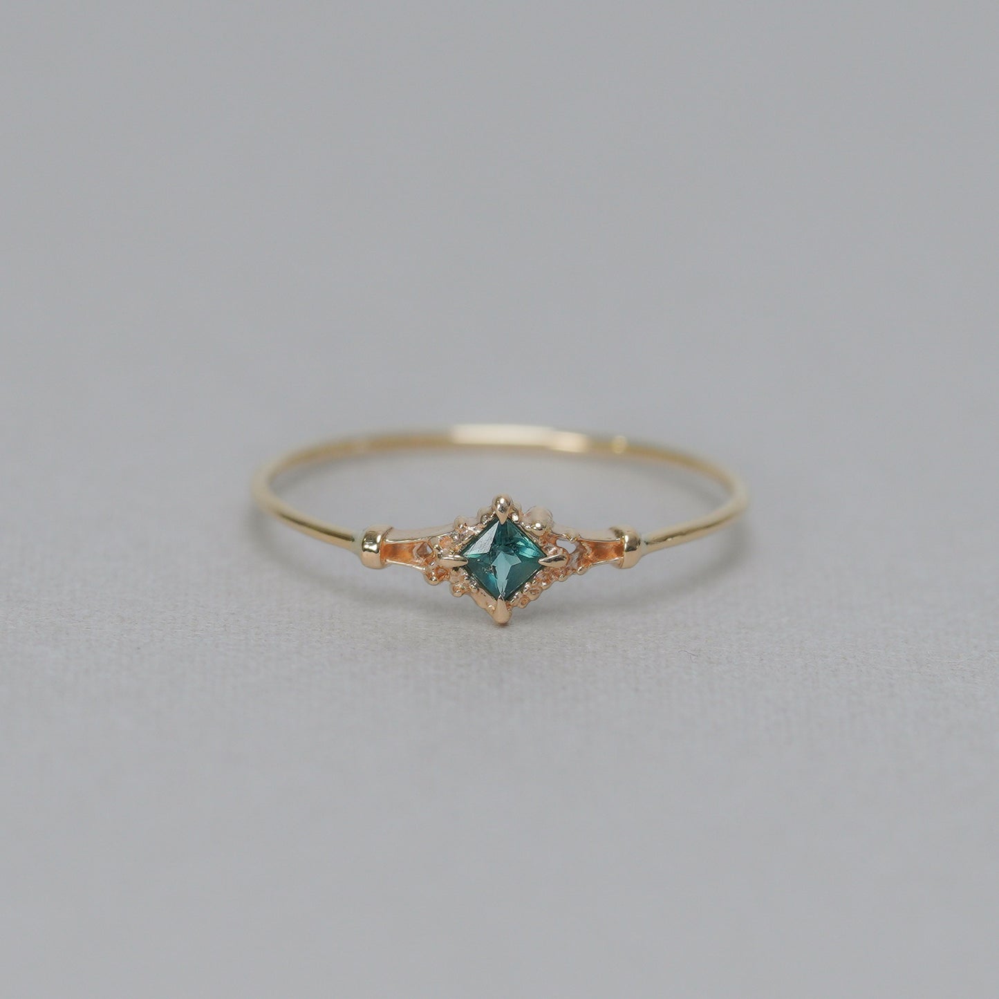 044 Mint blue Tourmaline “THIN LINE”