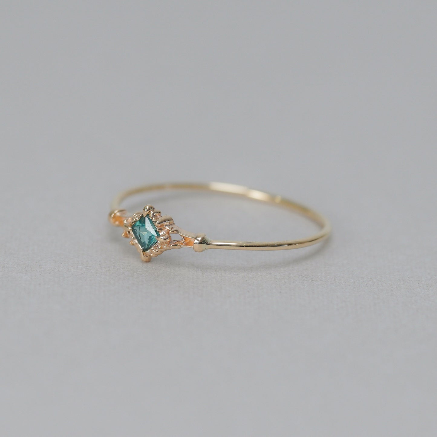 044 Mint blue Tourmaline “THIN LINE”