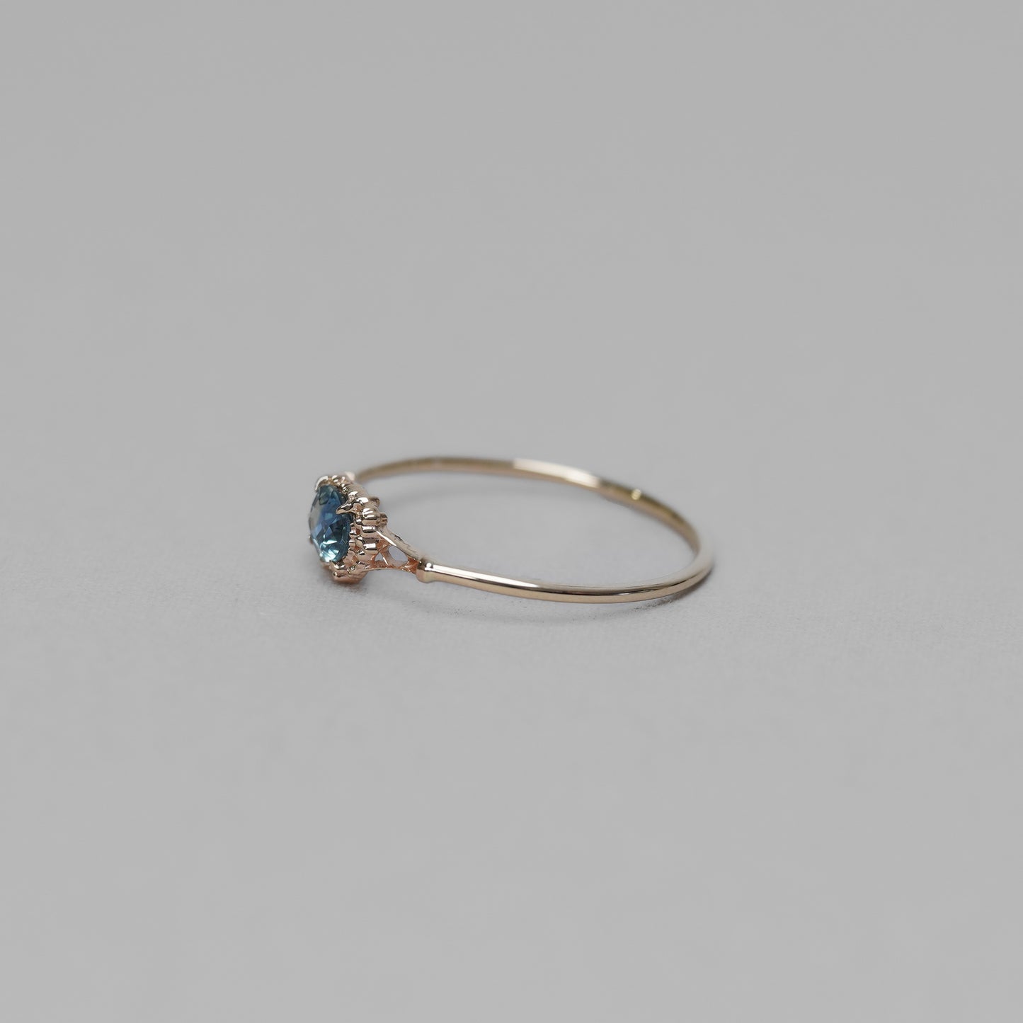 1694  Ice Blue Sapphire  / Ring