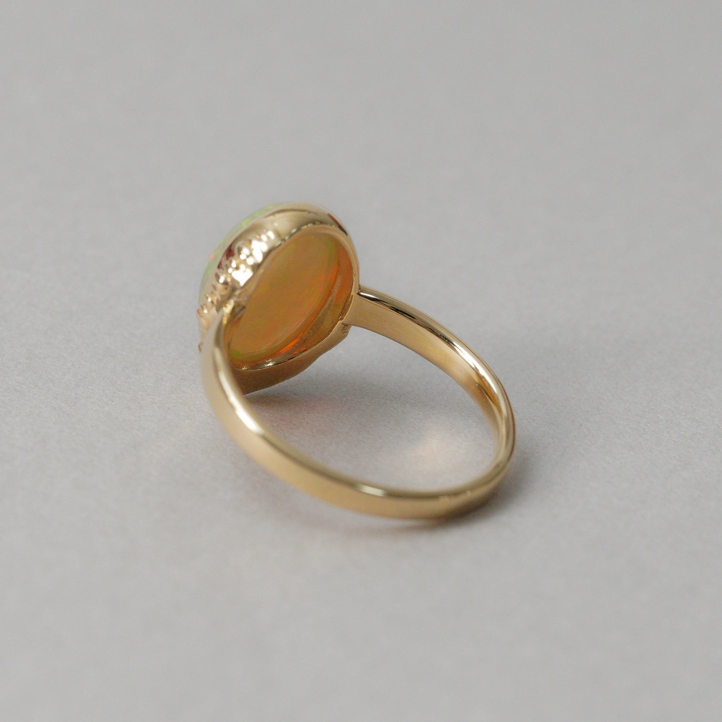 1604 Ethiopian Opal / Ring
