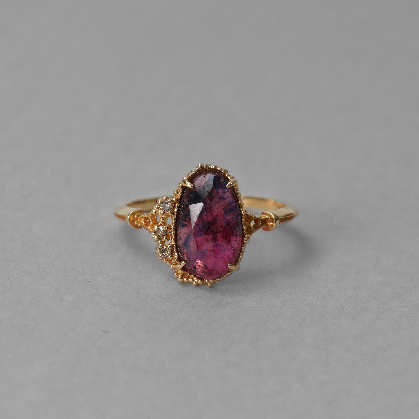 1552 winza sapphire / Ring