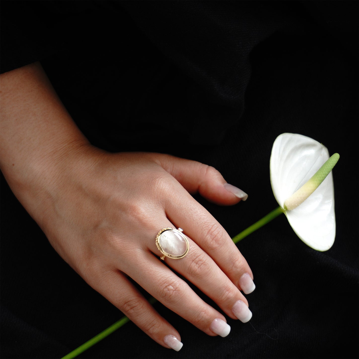 1347 White Plume Agate Ring