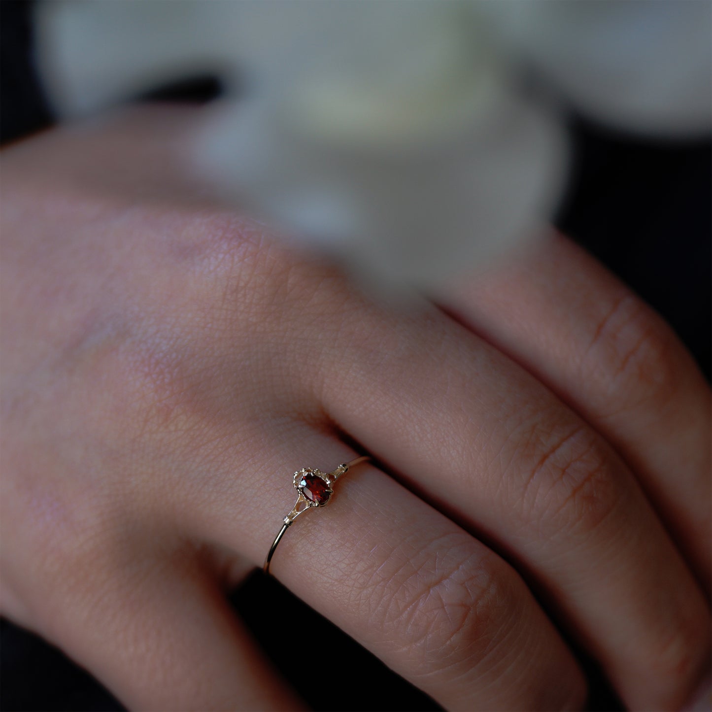 023 Garnet Ring “THIN LINE”