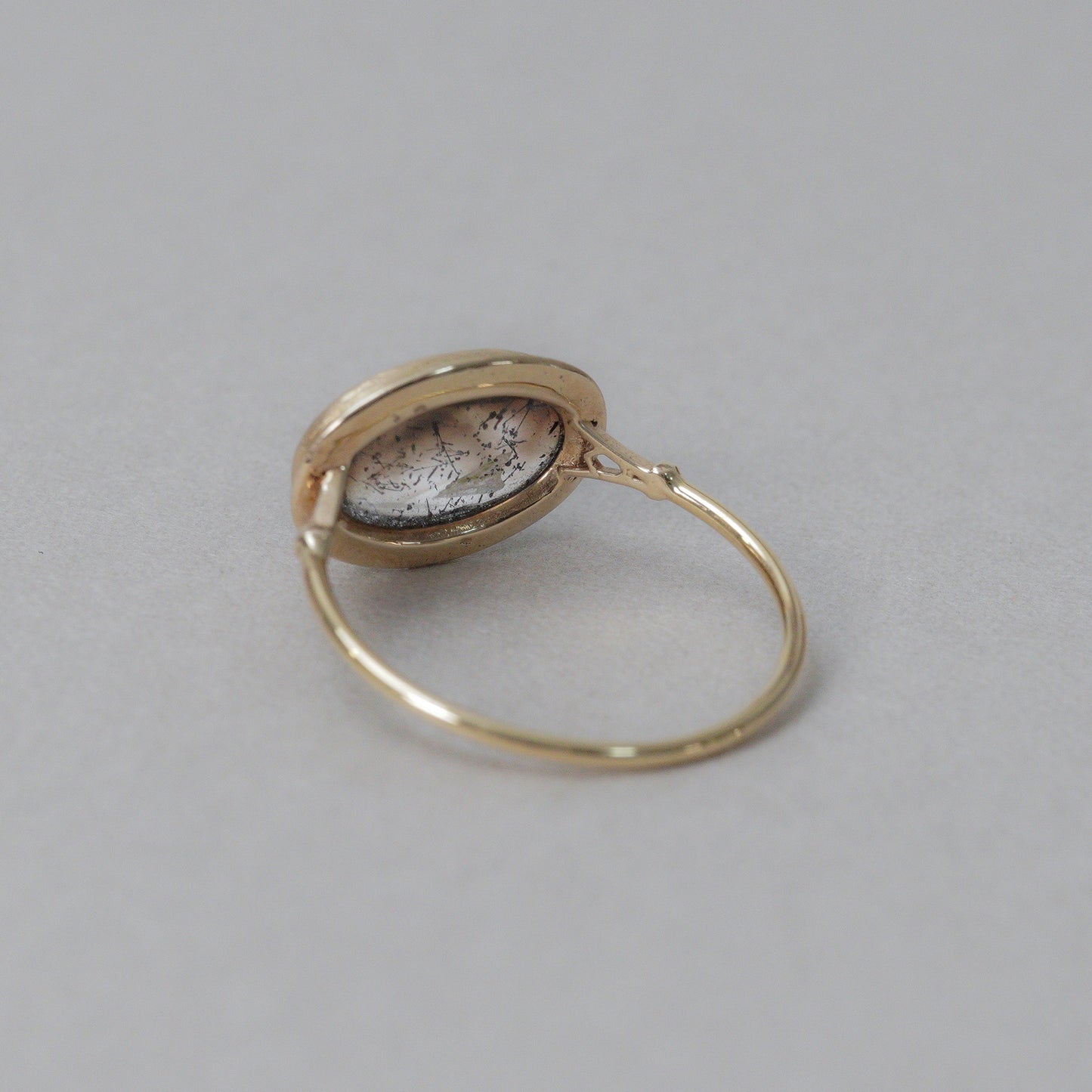 1094  Goethite in quartz  / Ring
