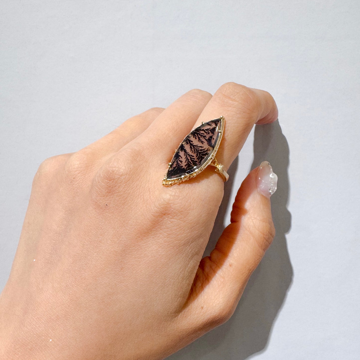 2116 Dendritic Agate