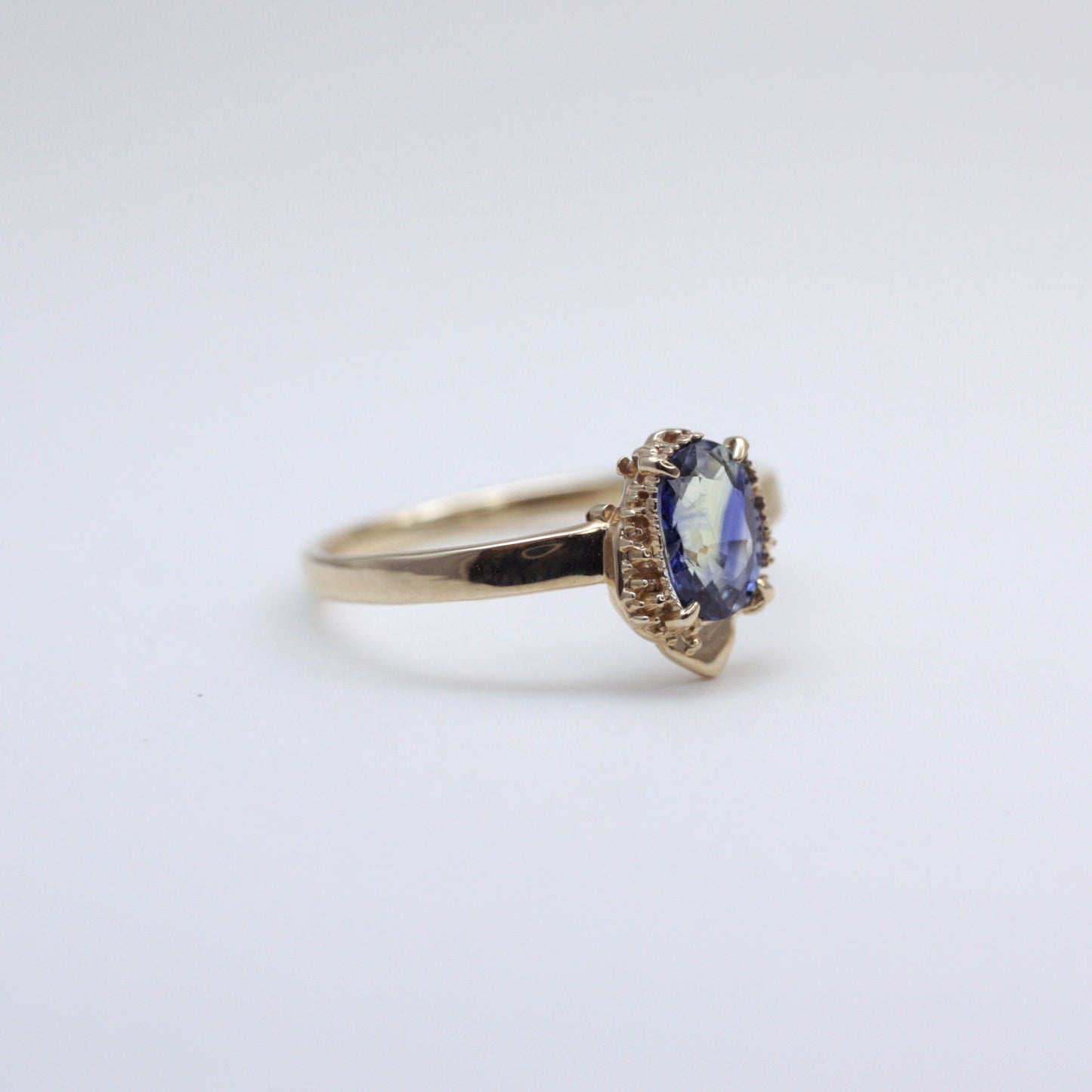 2325 Bicolor Sapphire