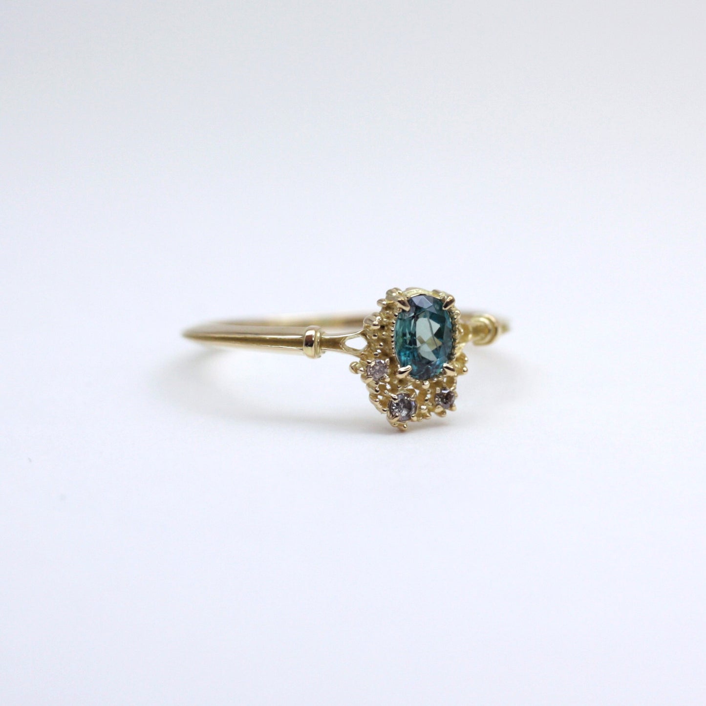 2360 Grandidierite / Diamond K18