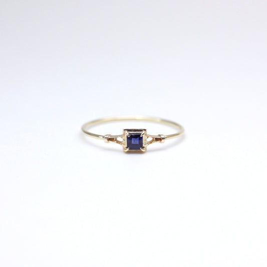 032 Bague Saphir Bleu « THIN LINE »