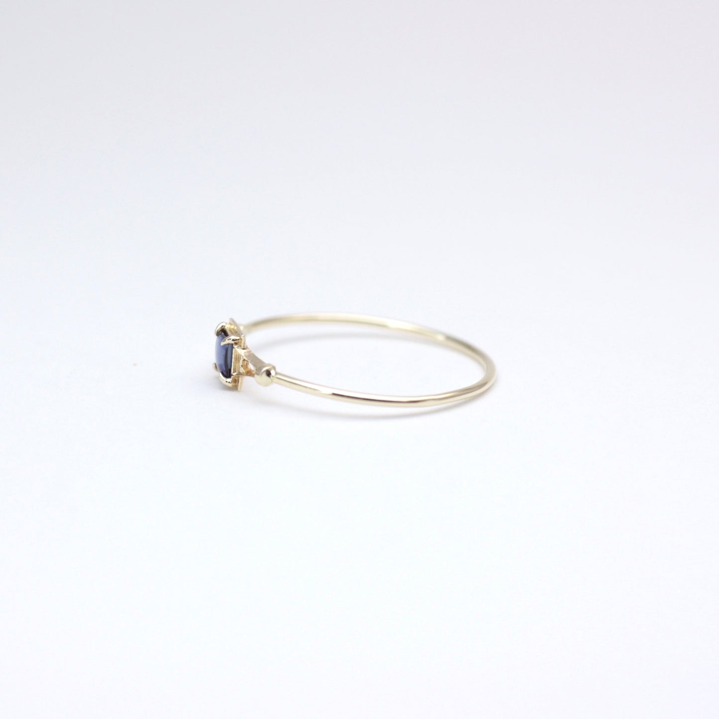 032 Bague Saphir Bleu « THIN LINE »