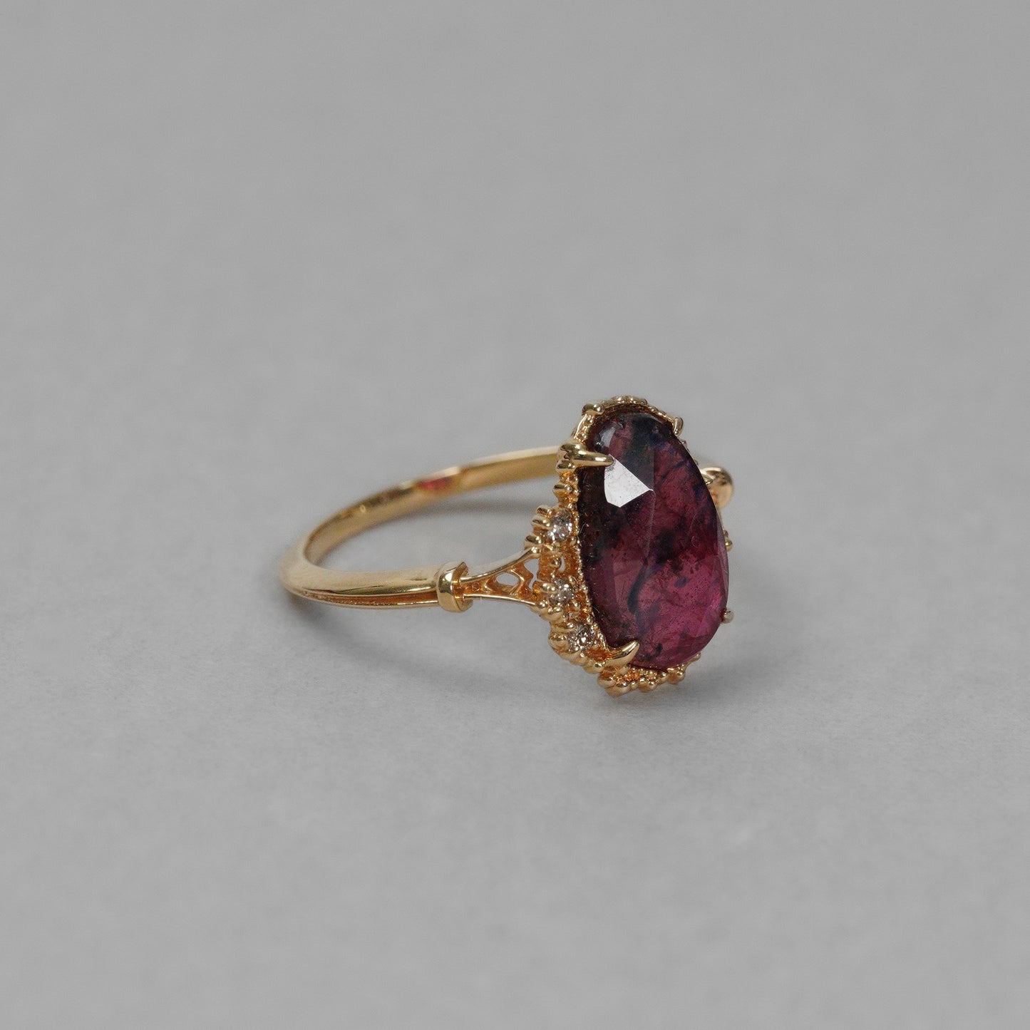 1552  winza sapphire  / Ring