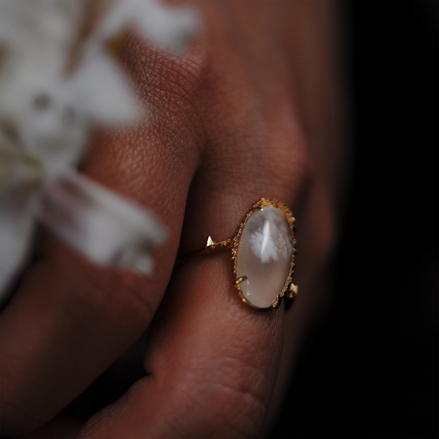1341 White plume agate Ring